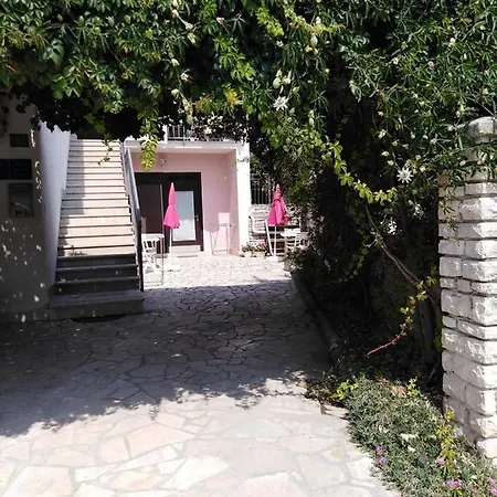 Maison d'hôtes Mirijana Vinogradska 3*