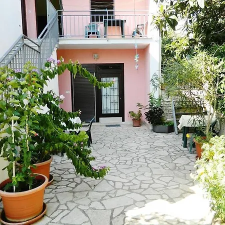 Maison d'hôtes Mirijana Vinogradska 3*
