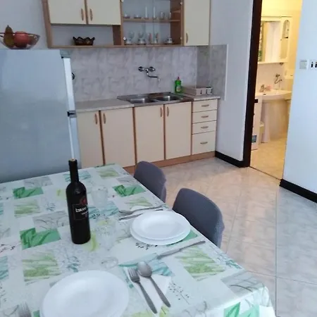 Mirijana Vinogradska 3*